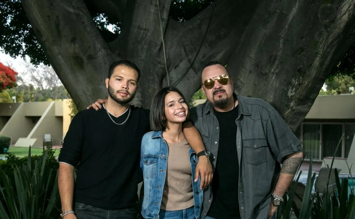 pepe aguilar y su familia unas de las mxs talentosas del espectxculo crop1556381547625.jpeg 242310155 - Los Aguilar se pronuncian a favor de la fiesta brava