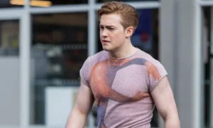 GettyImages 1467675058 300x180 - El impactante cambio físico de Kit Connor