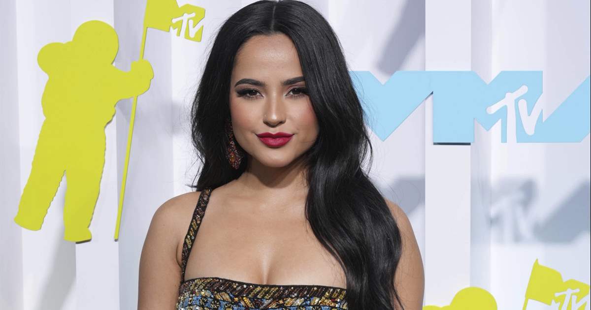 becky g 62720889 1200x630 - Becky G habla del zafarrancho que se armó en el aeropuerto de la CDMX