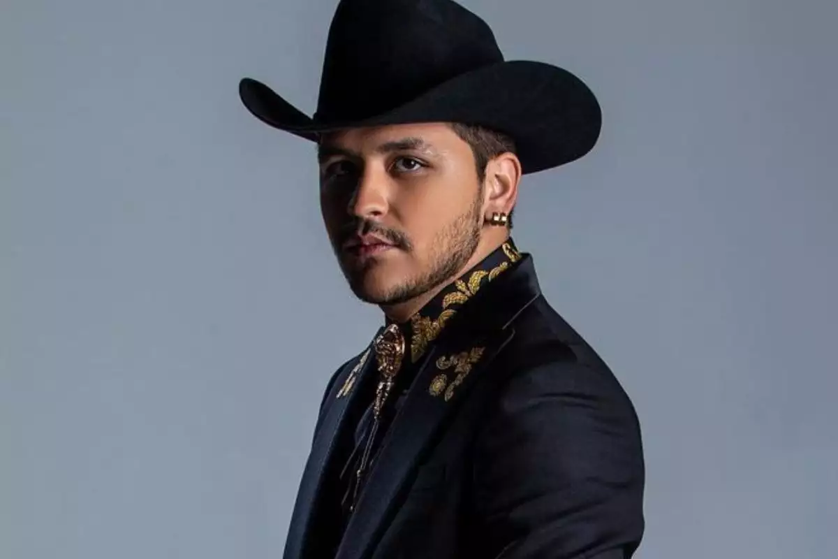 descarga 44 - Christian Nodal, listo para el Foro Sol