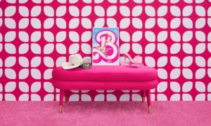 16a723d0 513e 4aa4 9484 a388f1d08a30 300x180 - Ya puedes visitar la casa de Barbie en Malibú