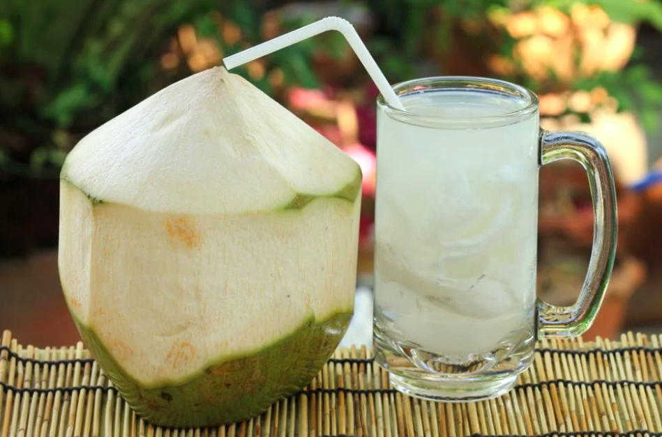 Agua de Coco - Bebidas para mantenerte hidratado y fresca en verano