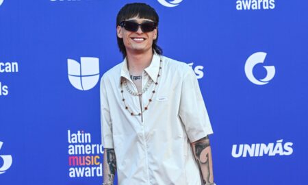 11465 PESO PLUMA LATIN AMAS2023 3 1 450x270 - Peso Pluma se acerca a los artistas más escuchados