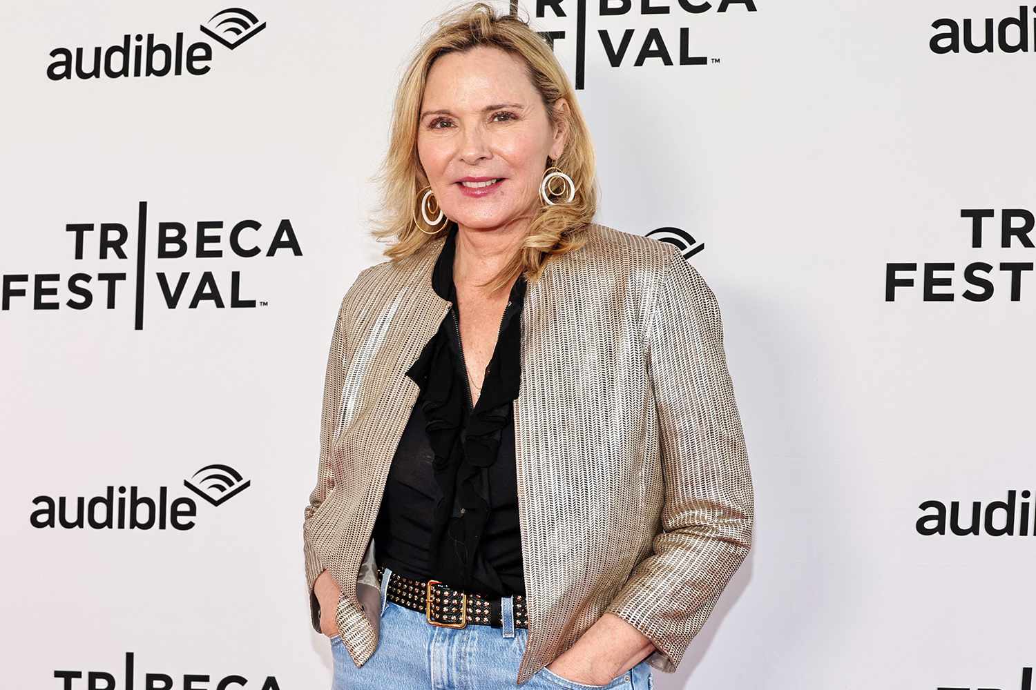 Kim Cattrall 01 061423 a27f6b6c6f5b4cdcaaefa8914e29fc37 - Kim Cattrall se burla de la película de 'Sex and the City'