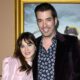 jonathan scott zooey deschanel today main 201114 01 80x80 - Zooey Deschanel  se compromete y presume anillo