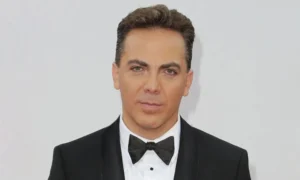 lg 300x180 - Cristian Castro quiso conquistar a Natália Subtil