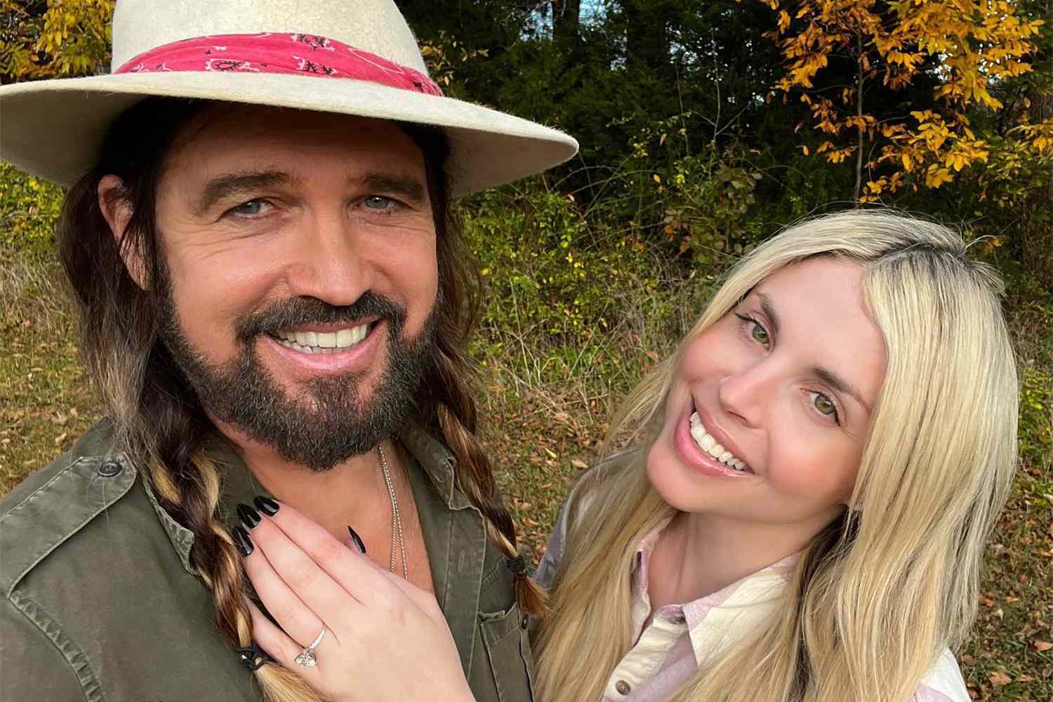 Billy Ray Cyrus Instagram 01 113022 cc87720b75b5457999fef6b663b3c89d - Billy Ray se casa con su novia 32 años menor