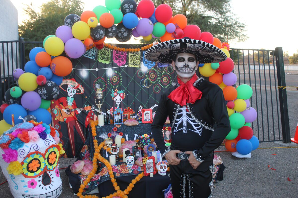 Luces 1 1200x800 - LUCES honra el Día de los Muertos con la comunidad