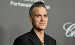 Robbie Williams main new 300x180 - Robbie Williams abre su corazón en su documental