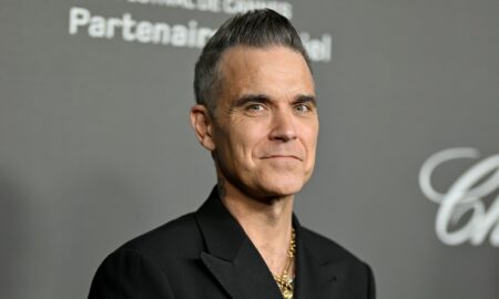 Robbie Williams main new 450x270 - Robbie Williams abre su corazón en su documental