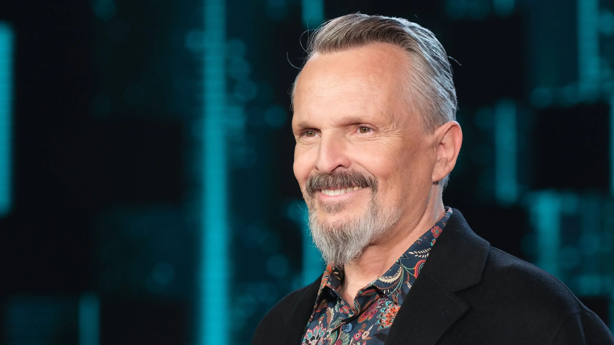 miguel bose 2693 scaled - Miguel Bosé regresa a su casa de la CDMX después del robo que sufrió