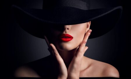 AdobeStock 277154056 1024x682 1 450x270 - Los lipsticks rojos más top para lucir increíble