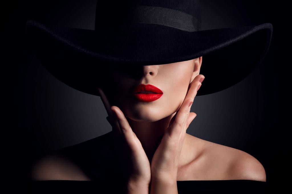 AdobeStock 277154056 1024x682 1 - Los lipsticks rojos más top para lucir increíble