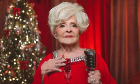 Brenda Lee Alexa King Stone 1 450x270 - "Rockin’ around the Christmas tree", la canción que triunfa en 2023