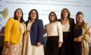 Lideres 1 300x180 - Mujeres latinas en puestos de liderazgo ponen el ejemplo