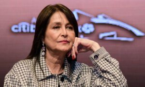 c1d5c310 5d51 11ee ae76 67e1e575c413 300x180 - Daniela Romo se pudo despedir de Tina Galindo