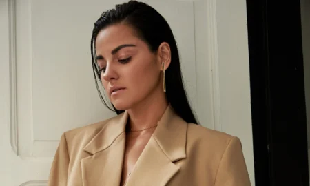 maite perroni traje sastre 450x270 - Maite Perroni confirma que mánager salió de RBD