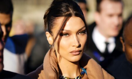 bella hadid 1 1636537718 450x270 - Bella Hadid confirma romance con el cowboy Adan Banuelos