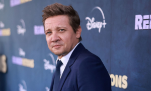 jeremy renner 300x180 - Jeremy Renner asegura que morir ya no le asusta