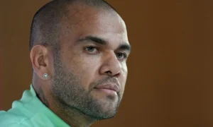 urnpublicidap.org10a6d7626588037d7d17b76e6b1ae4f0Soccer Dani Alves Sexual Assault 12558 300x180 - Dani Alves saldrá de la cárcel tras pagar una fianza