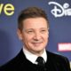 renner 8m9y 80x80 - Jeremy Renner estuvo muerto por minutos tras accidente en la nieve