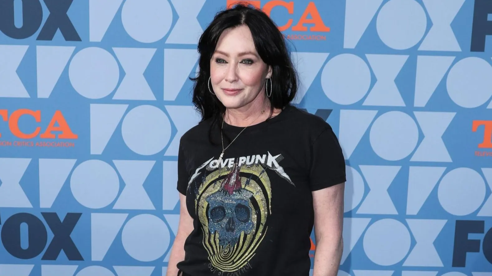 9d33f3f3 24d2 46cc 9add 3b212a60b17d source aspect ratio default 0 e529 - Shannen Doherty se cierra al amor