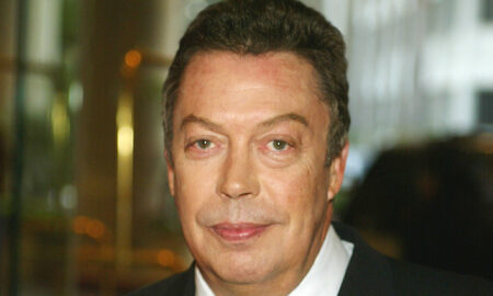 he narrates audiobooks 1606174396 450x270 - Tim Curry regresa al cine de terror