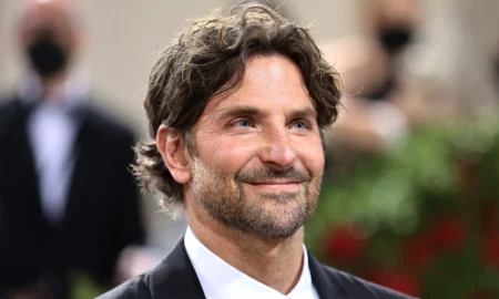 bradley cooper 2875683 450x270 - Bradley Cooper revela cómo Guillermo del Toro ha influido en su vida