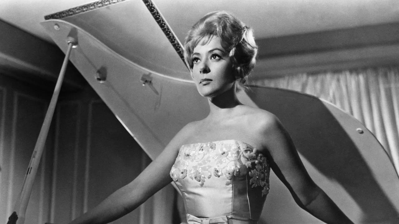 156827 - Muere la diva del cine mexicano, Silvia Pinal