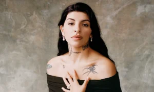 cazzu fotos vogue 300x180 - Cazzu se deja consentir por sus fans mexicanos