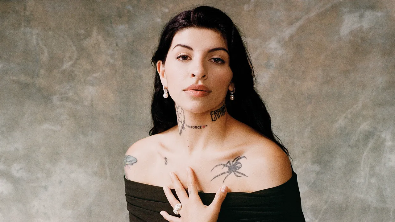 cazzu fotos vogue - Cazzu se deja consentir por sus fans mexicanos