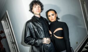 demi lovato jordan lutes lp today main 231217 24a899 300x180 - Demi Lovato se casa con Jordan Lutes