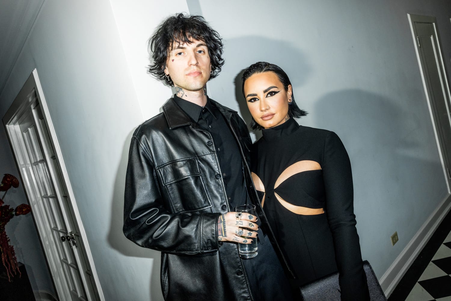 demi lovato jordan lutes lp today main 231217 24a899 - Demi Lovato se casa con Jordan Lutes