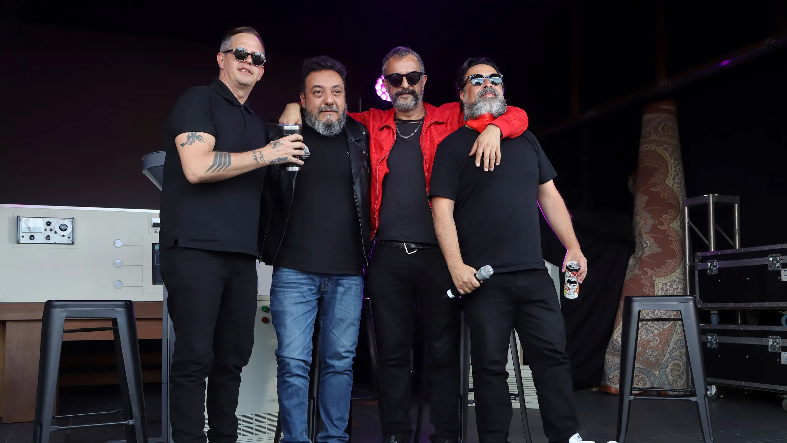 molotov 1346845694 - Molotov lanza su propia cerveza