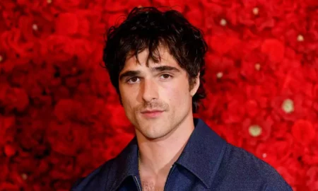 descarga 88 450x270 - Así luce Jacob Elordi como el icónico monstruo de 'Frankenstein'