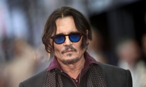 johnny depp 300x180 - El inesperado homenaje de Johnny Depp a Ozzy Osbourne