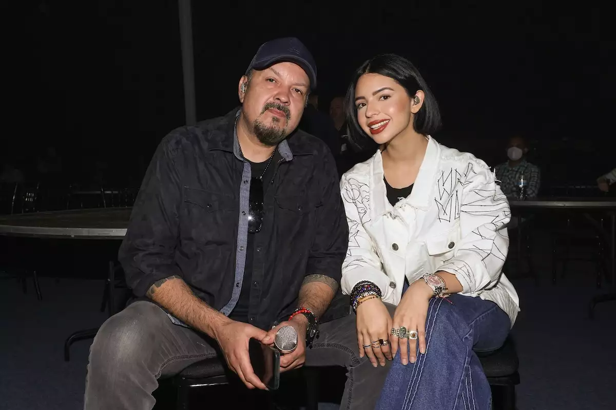 descarga 89 - Ángela Aguilar le da a Pepe Aguilar el mejor de los regalos 