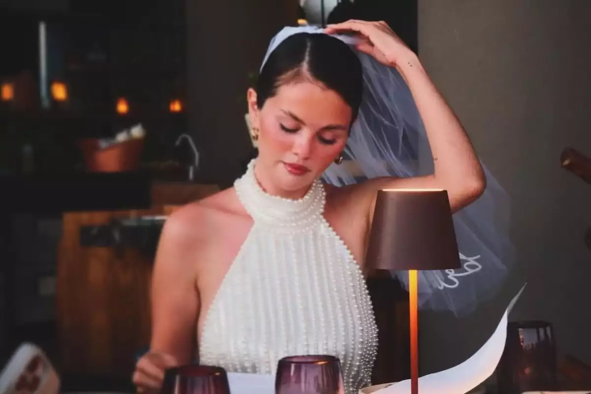 descarga 94 - Selena Gómez se despide de la soltería en Los Cabos