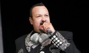 showbiz 8 300x180 - Pepe Aguilar reta a haters que atacan desde el anonimato