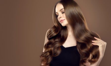 shutterstock 1401991718 450x270 - Tips para mantener el pelo hidratado