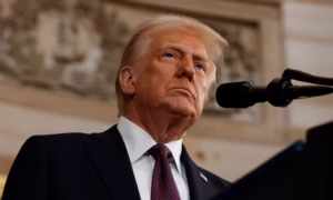 09cc8f05ffa54eac464fb108453b4a58 300x180 - Donald Trump lleva su discurso anti inmigrantes a Reino Unido