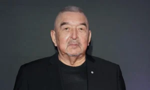 42336582a9b64d161248bcb0efce78dd 300x180 - Fallece Graham Greene, actor de "Danza con lobos" y "Crepúsculo"
