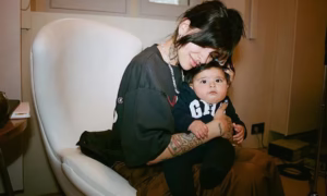 45787d133770 cazzu y su hija inti 300x180 - Así celebró Cazzu el segundo cumpleaños de su hija Inti