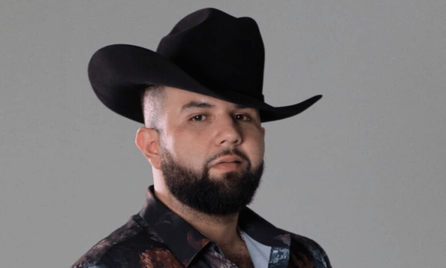 Carin Leon - Carin León rompe récords en fila virtual de Ticketmaster