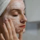 exfoliantes para rejuvenecer la cara 80x80 - La guía definitiva de exfoliación para una piel suave y saludable