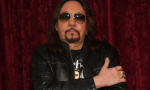 GettyImages 517064218 e1760652586485 300x180 - Fallece Ace Frehley  tras sufrir una hemorragia cerebral