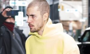 justin bieber 300x180 - Justin Bieber sorprende al bailar con banda sinaloense