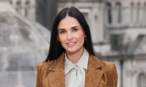 demi moore 300x180 - Demi Moore despide con dolor a Rob y Michele Reiner