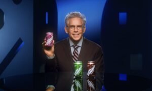 550265530 1332534228234470 4211918430491256678 n 1 300x180 - Ben Stiller sorprende al promocionar su refresco como un empleado más