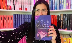 Godoy Ariana 300x180 - Ariana Godoy: de escribir en el celular a convertirse en un fenómeno global 